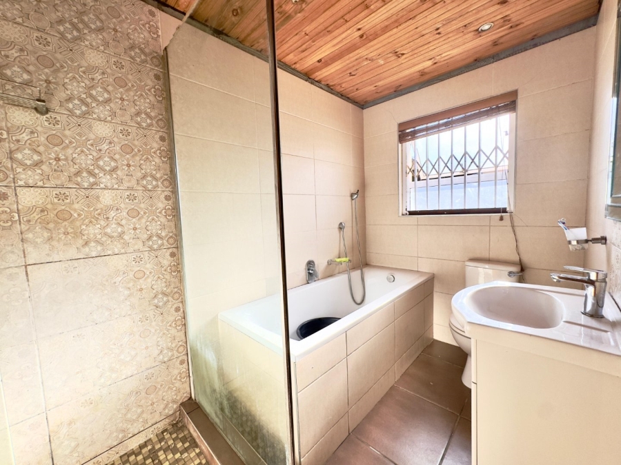  Bedroom Property for Sale in Steenberg Western Cape